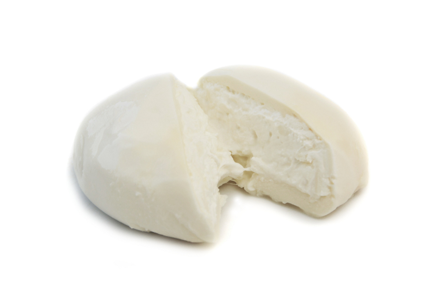 Burrata – čerstvý italský sýr v řezu | 701359
