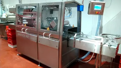 Balicí linka pro zpracovnu masa v Opavě