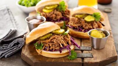 Geniální hovězí a vepřové trhané maso