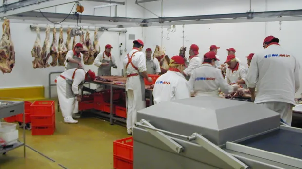 30 let s Vámi: 2003 | otevření zpracovny masa v Kralupech