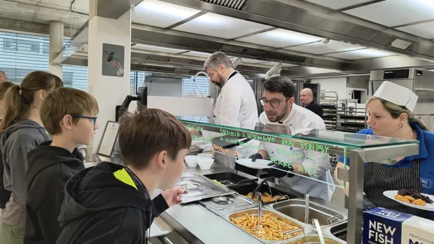 Speciální den s Markem Svobodou v přezletické školní jídelně