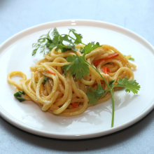 Daren Liew | Česnekovo-máslová pasta s ústřicovou omáčkou