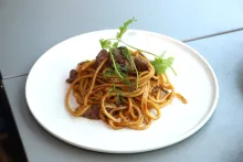 Daren Liew | Restované nudle s hovězím masem a černým pepřem