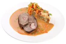 Bratislavská hovězí pečeně se žemlovou nádivkou