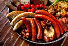Bravur | klobásy na gril a špekáčky