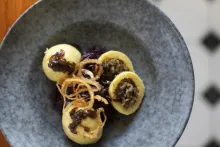 Czech Specials | Hostinec U Jiskrů, Kbelnice | Bramborové knedlíky plněné husím masem