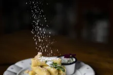 Czech Specials | Hostinec U Jiskrů, Kbelnice | Bramborové šišky, hrušková pracharanda, maková zmrzlina