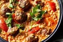 Garden Gourmet | Vegetariánský guláš s kuskusem