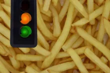 Smažení hranolek | zlatá žlutá – ANO