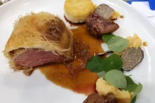 Kuchař roku 2019 | hlavní chod z telecí pečeně a ledvinek