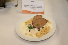 Nové trendy v moderním vaření 2024 | Sekaná ze zvěřiny se smetanovou celerovou omáčkou a batátové halušky