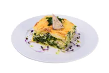 Lasagne s rybím masem, bešamelem a špenátem