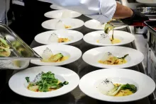 Perfect Chefs – vývary | Thajské žluté curry s krevetami, pak choy a jasmínovou rýží