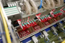 Bidfood Opava | skládání zmrzlin do kartonů