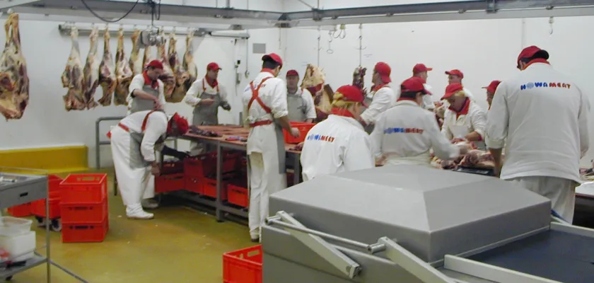 30 let s Vámi: 2003 | otevření zpracovny masa v Kralupech