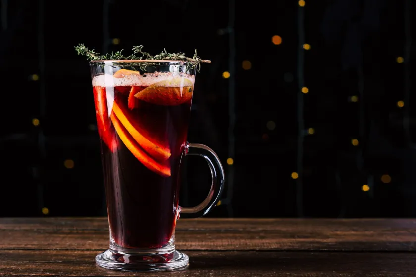 Je čas na svařené víno, punč a další horké alkoholické nápoje